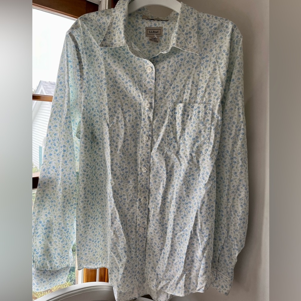 L.L. Bean Women's Wrinkle-Free Pinpoint Oxford Shirt, Relaxed Fit Long-Sleeve